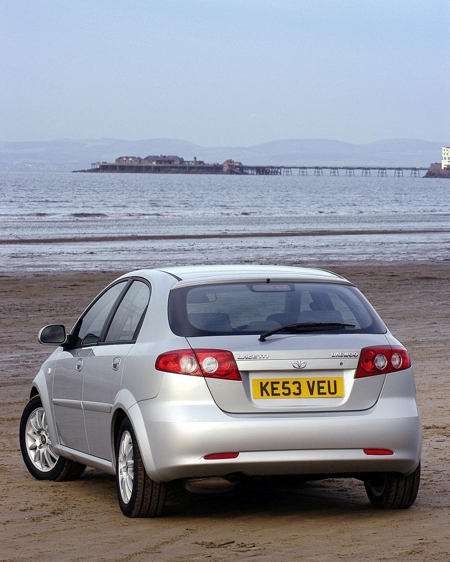  Daewoo Lacetti Hatchback 2004 года  (UK) (фото 4 из 11)